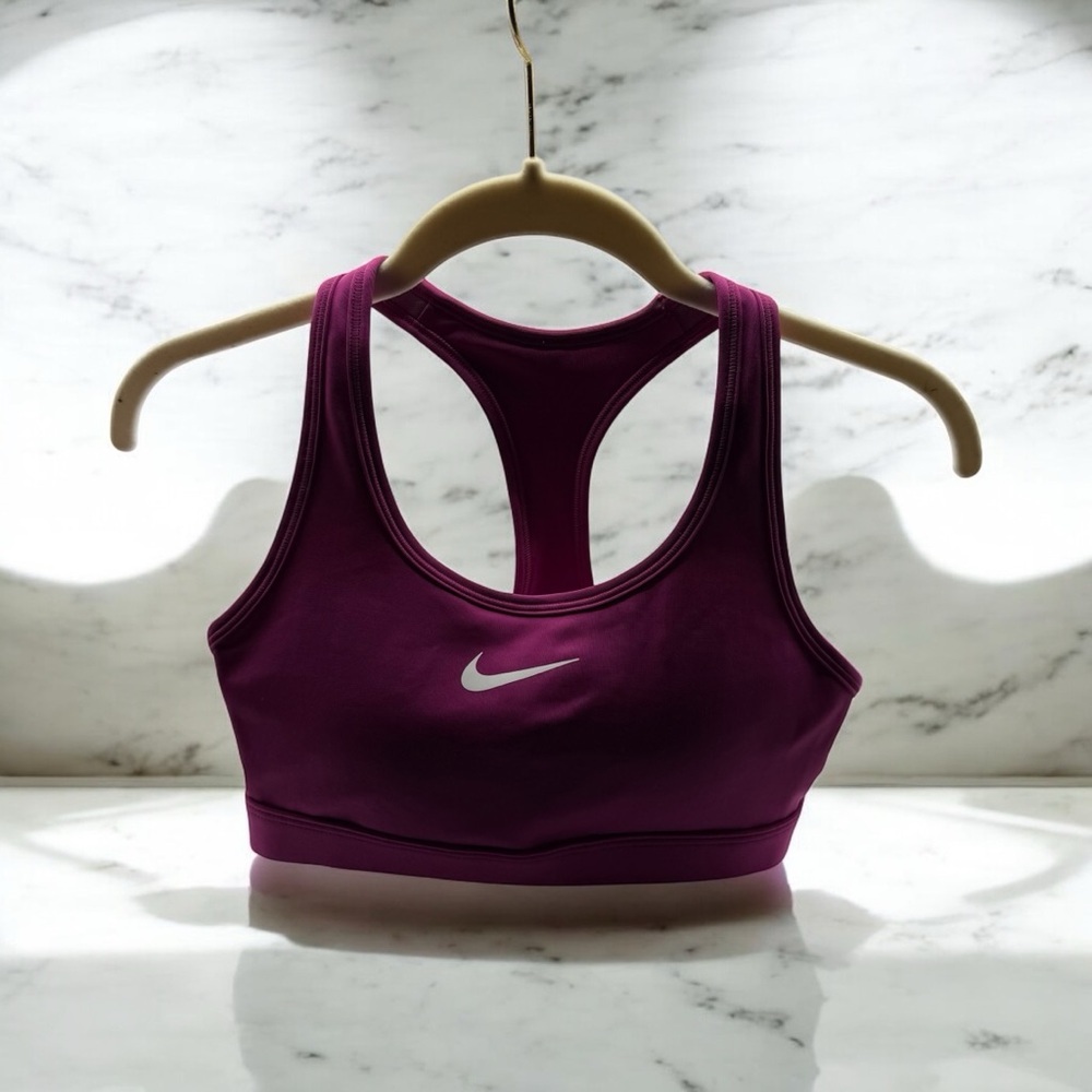 NWT NIKE SWOOSH FUSHIA XS SPORTS BRA Nike Swoosh Medium Support